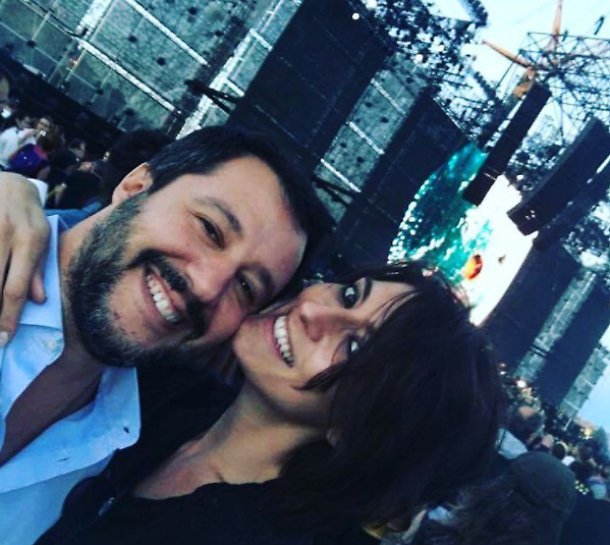 Salvini tradimento al sole di Ibiza